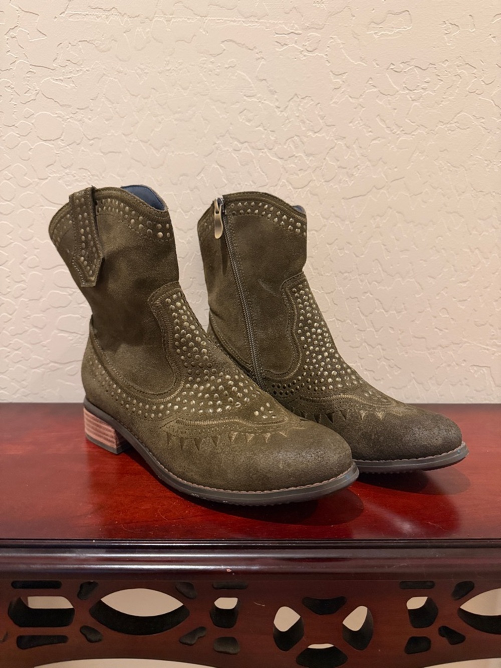Boutique By Corky’s  Lani Olive Green Suede Western Boot SZ 7 NWOB